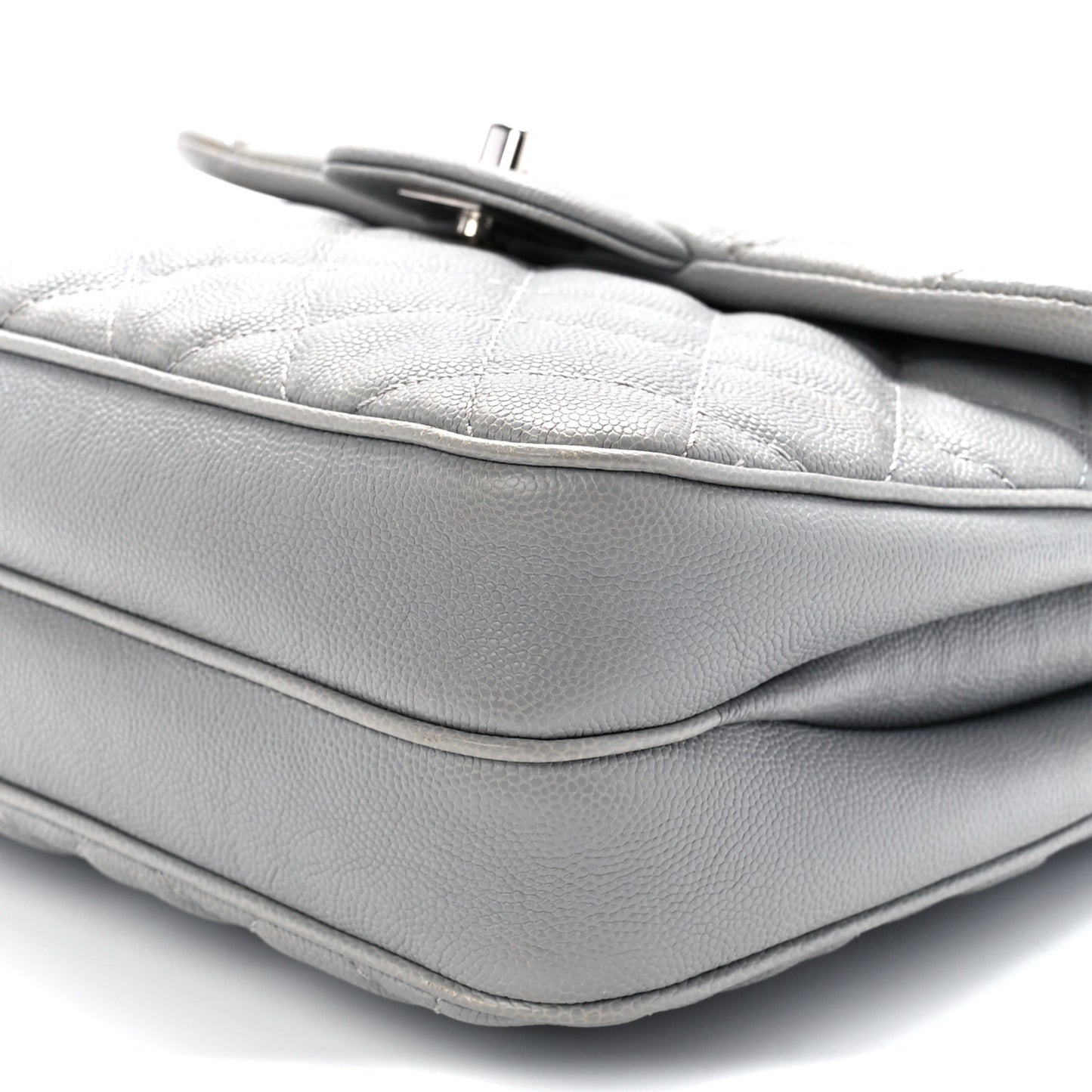Caviar Quilted Medium Urban Companion Flap Grey