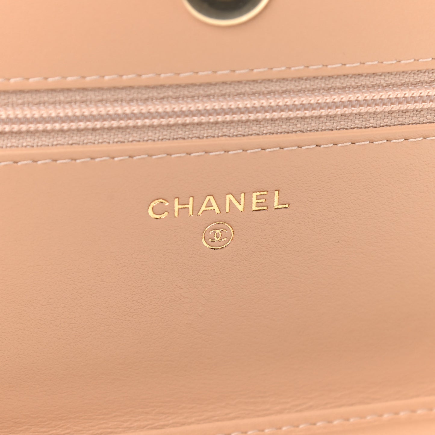 Caviar Quilted CC Filigree Wallet On Chain WOC Beige Black