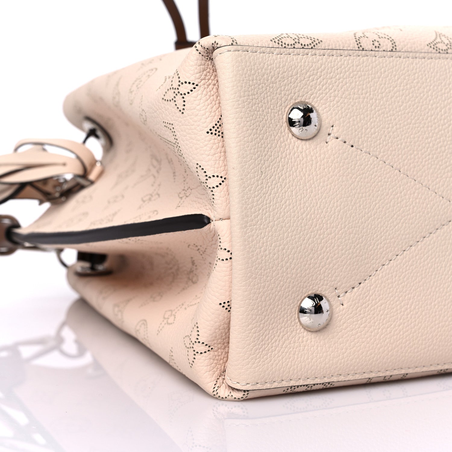 Louis Vuitton Mahina Muria Creme 6 of 7