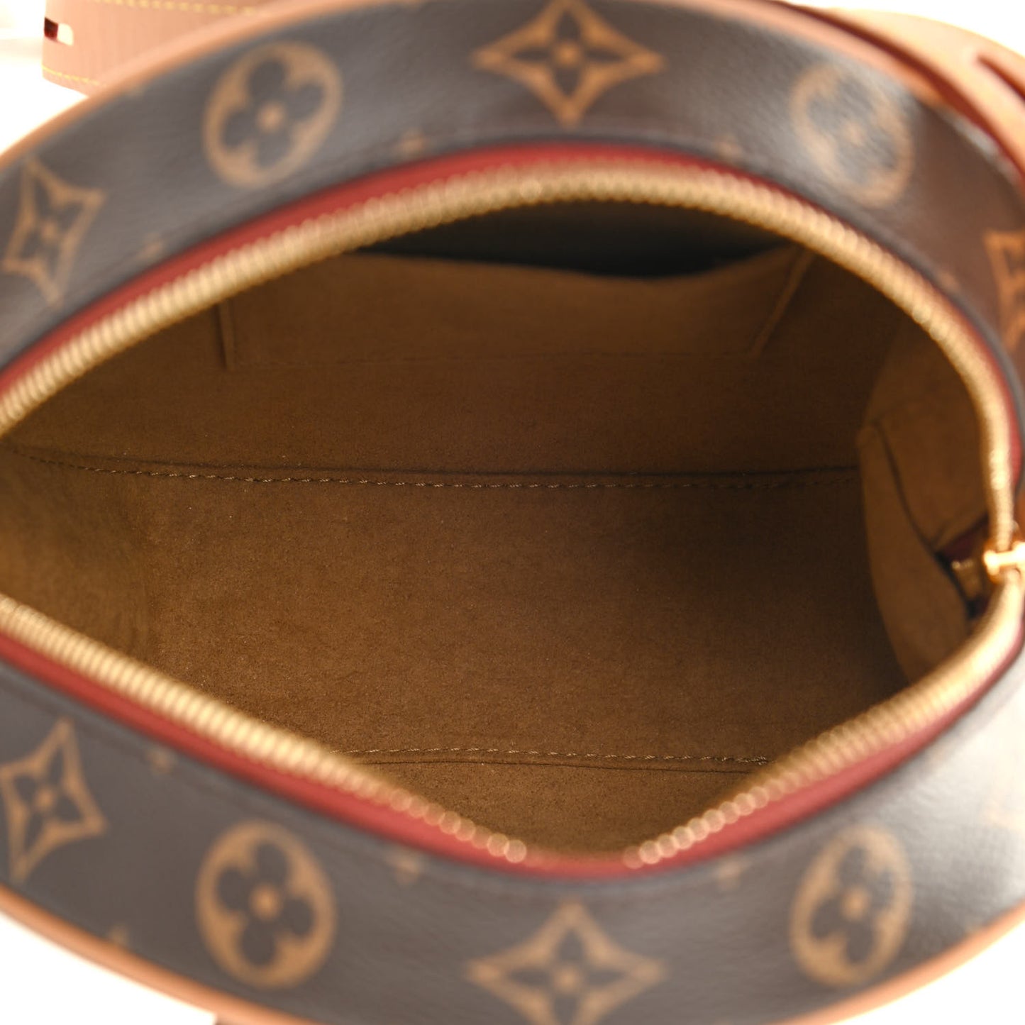Monogram Boite Chapeau Souple MM