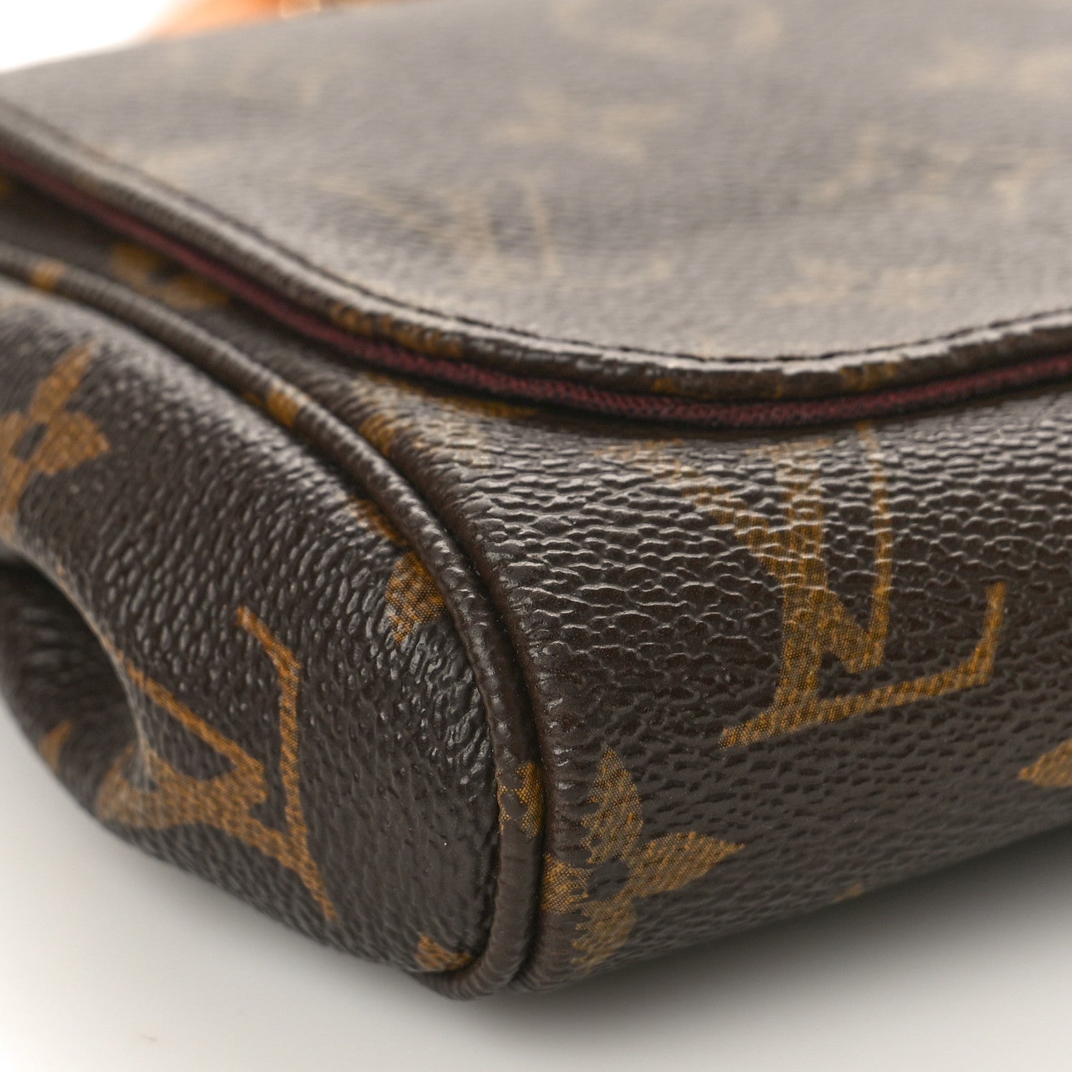Louis Vuitton Monogram Favorite PM 8 of 9