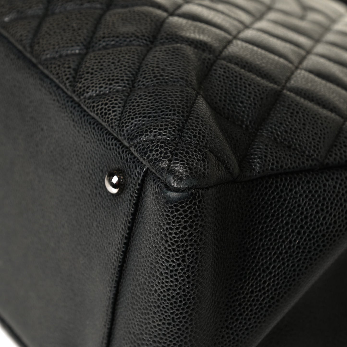 Caviar Quilted XL Grand Shopping Tote GST Black