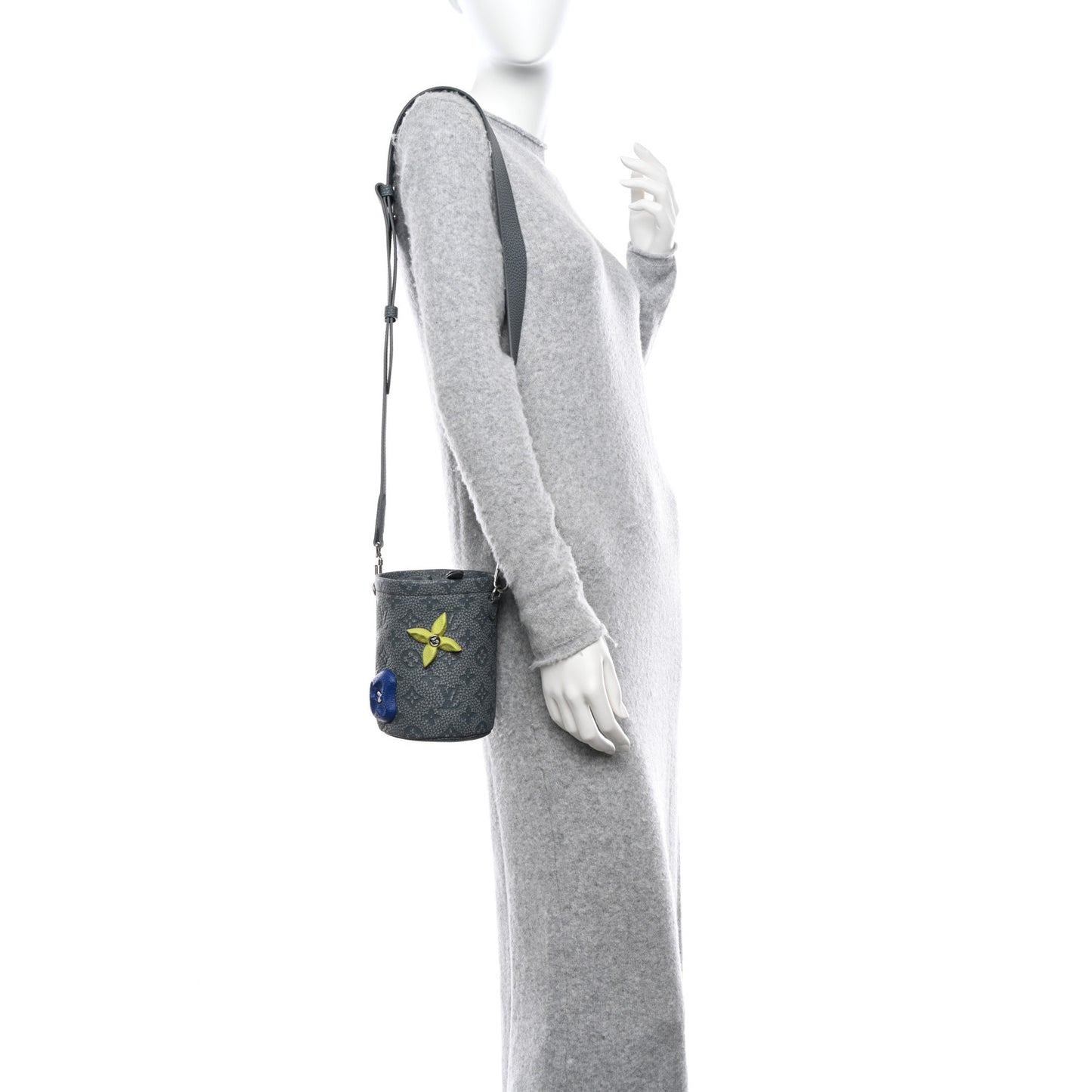 Taurillon Monogram Chalk Pouch Granite Gray