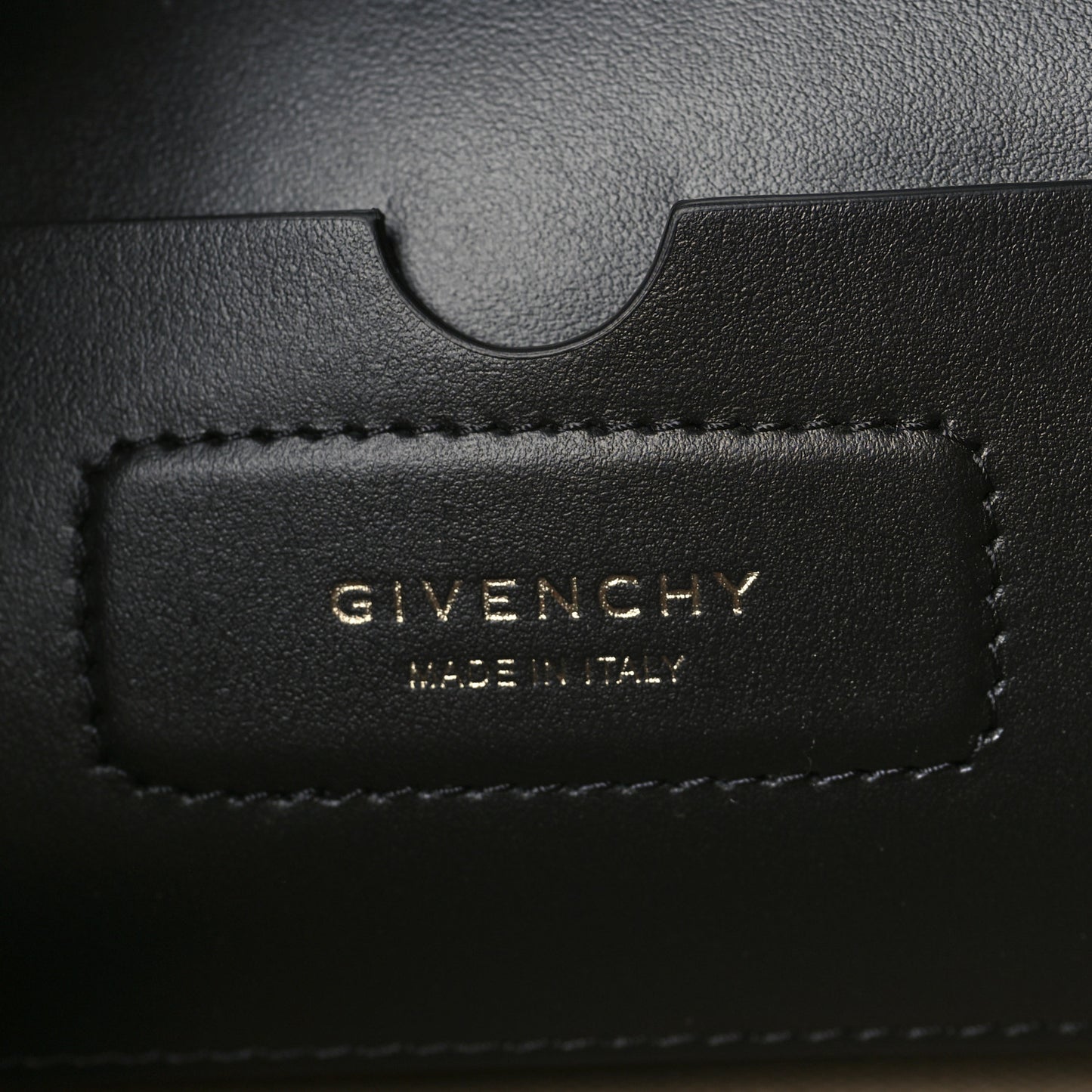 Calfskin Crocodile Embossed Medium Soft Antigona Black