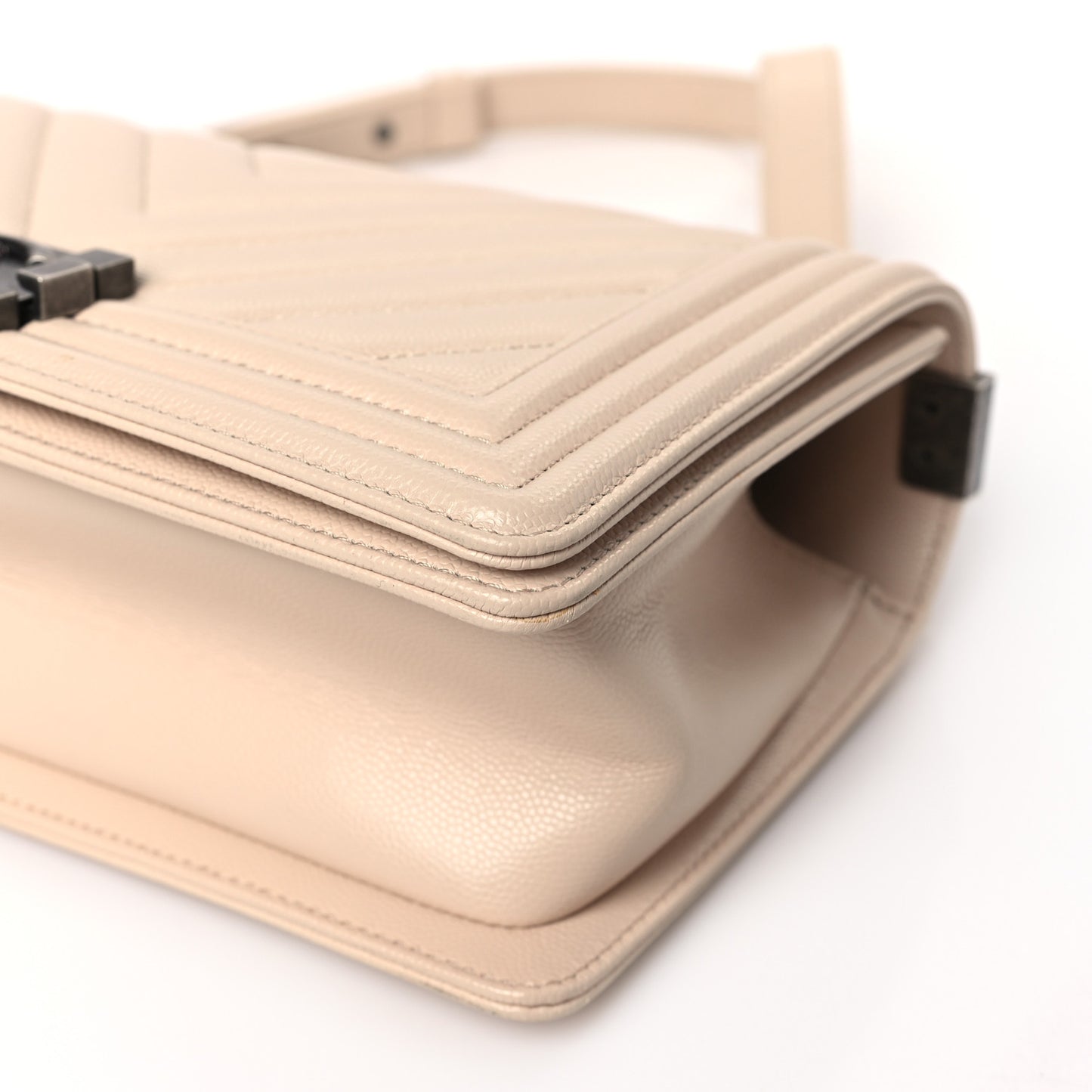Caviar Chevron Quilted Medium Boy Flap Beige