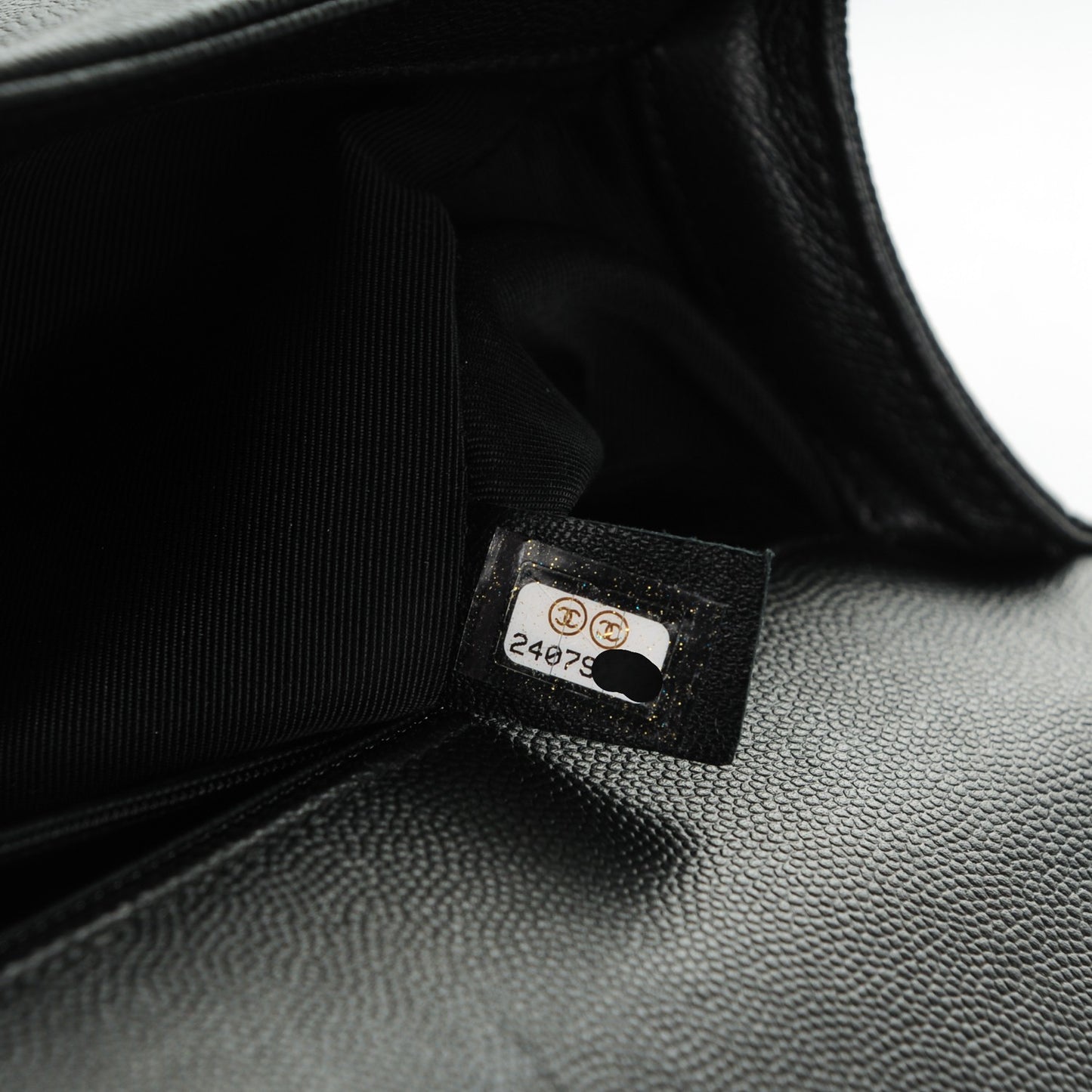 Caviar Quilted New Medium Boy Flap So Black