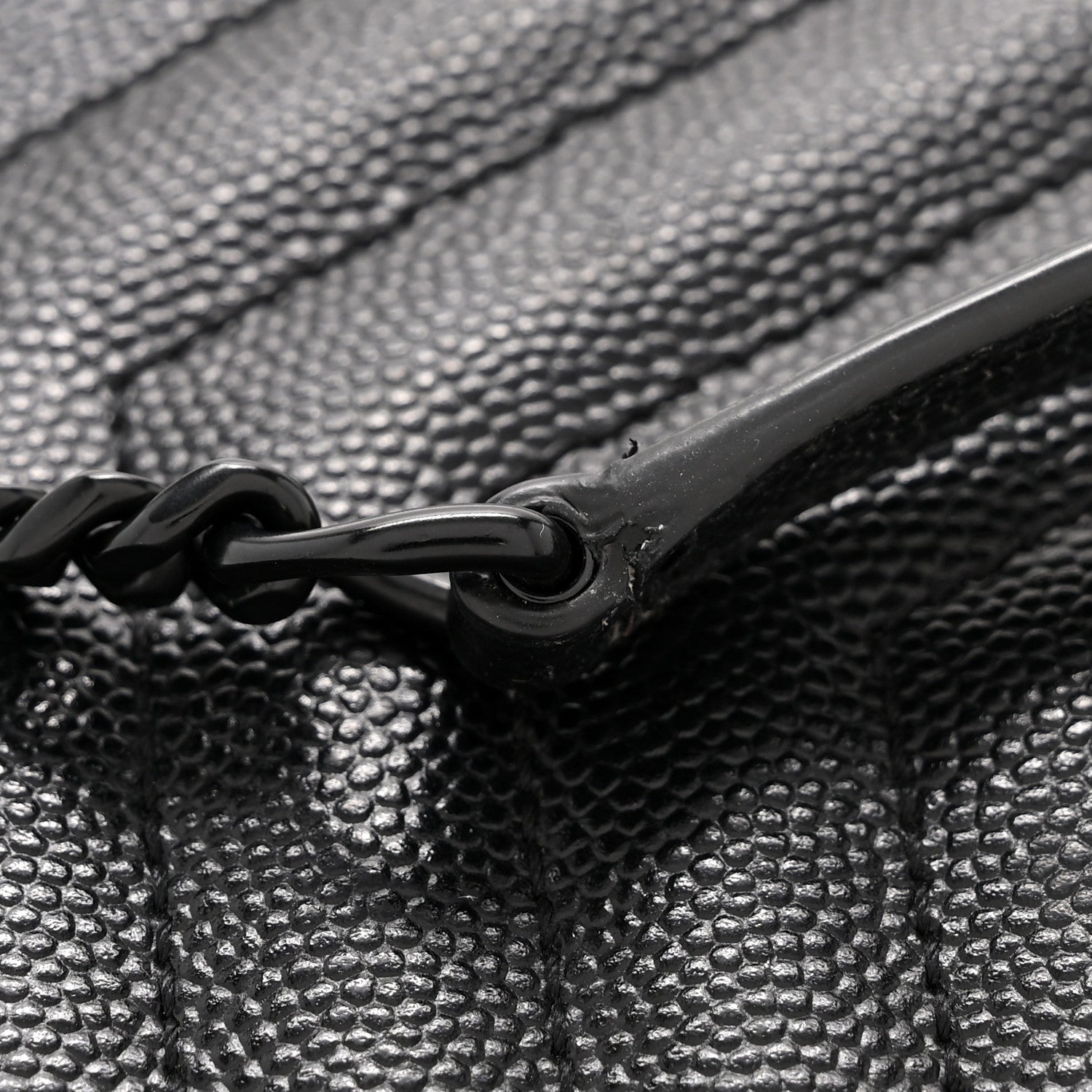 Saint Laurent Grain De Poudre Matelasse Chevron Monogram Monochrome Envelope Chain Wallet Black 12 of 13
