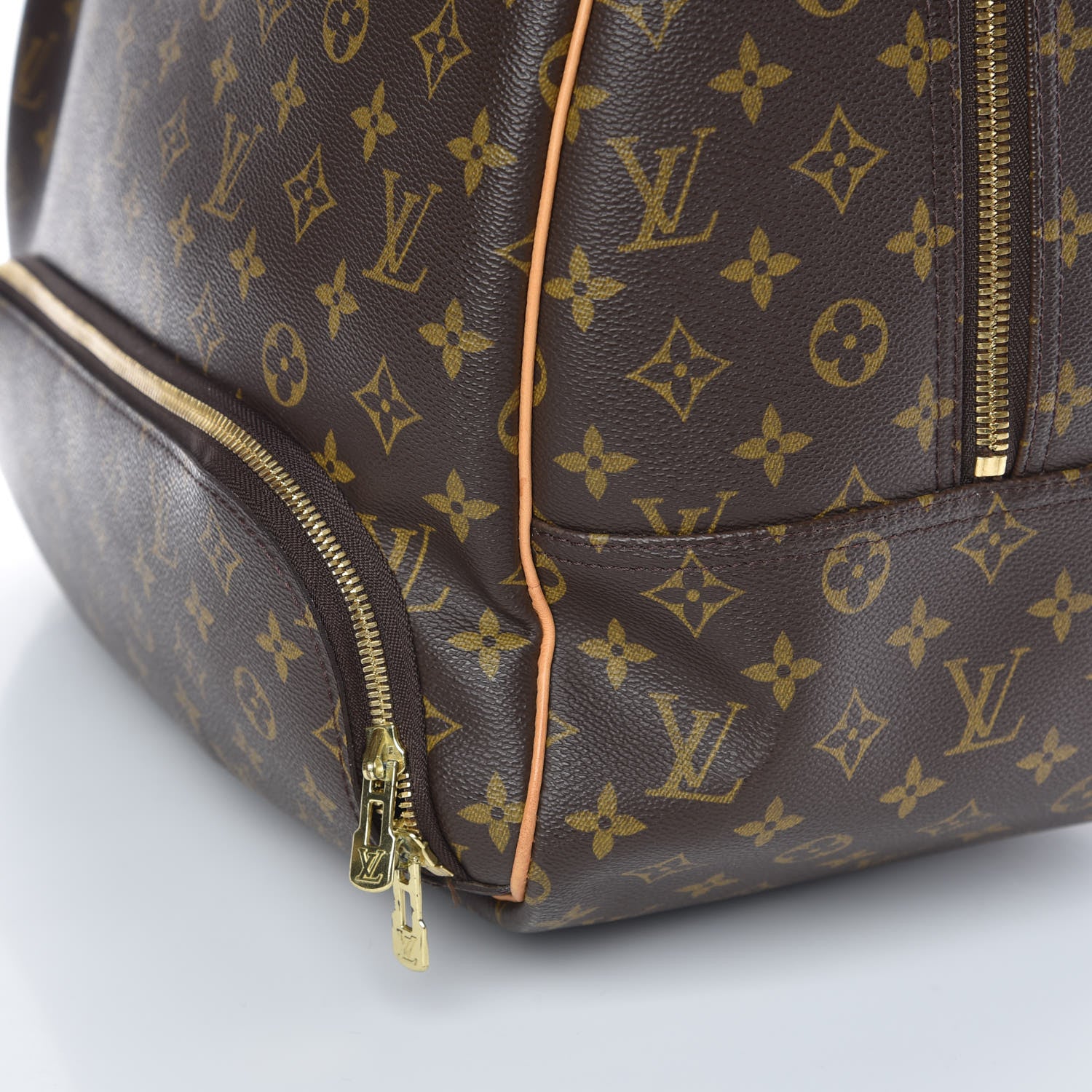 Louis Vuitton Monogram Evasion Sports Bag 17 of 17