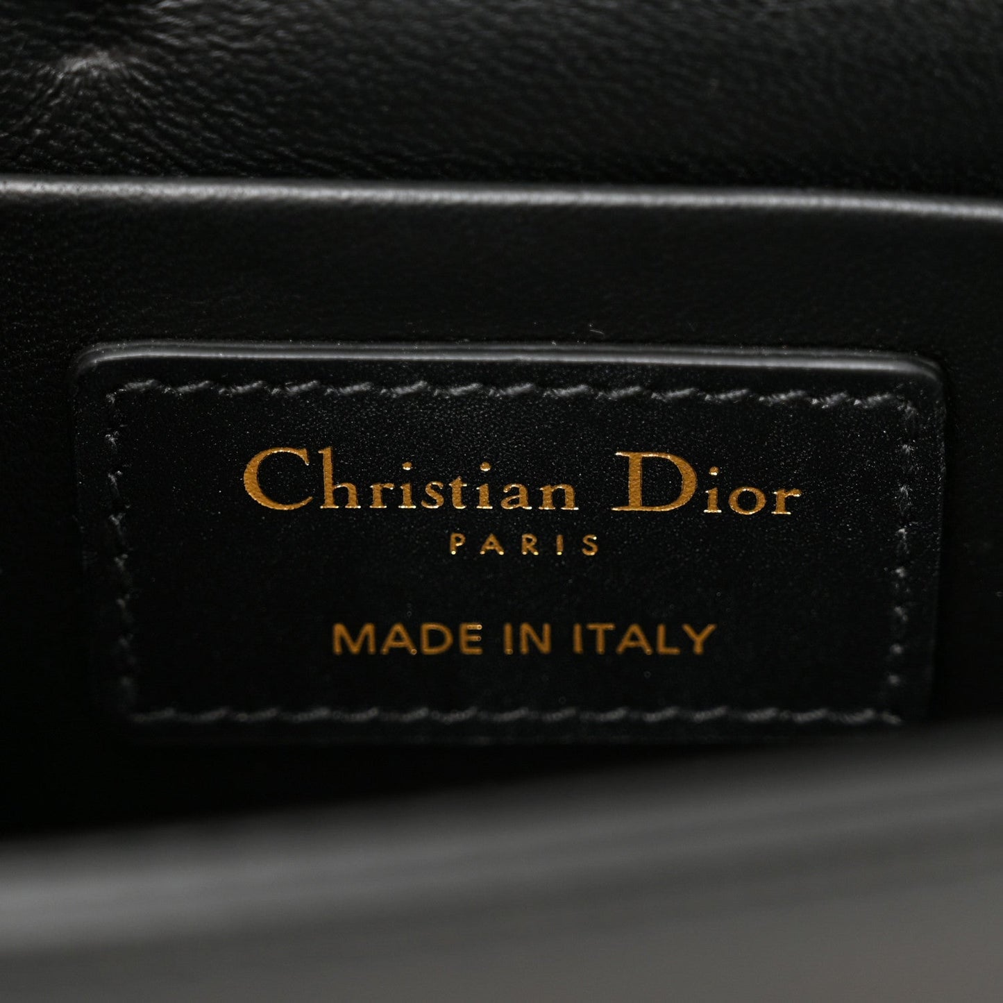 Box Calfskin 30 Montaigne Box Bag Black