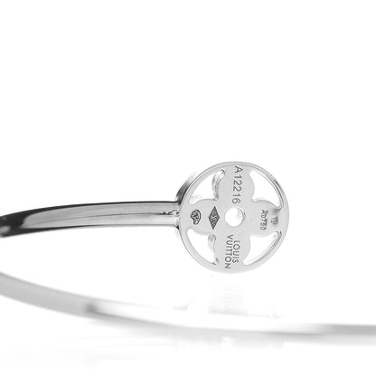 Louis Vuitton 18K White Gold Diamond Idylle Blossom Twist Bracelet 4 of 5