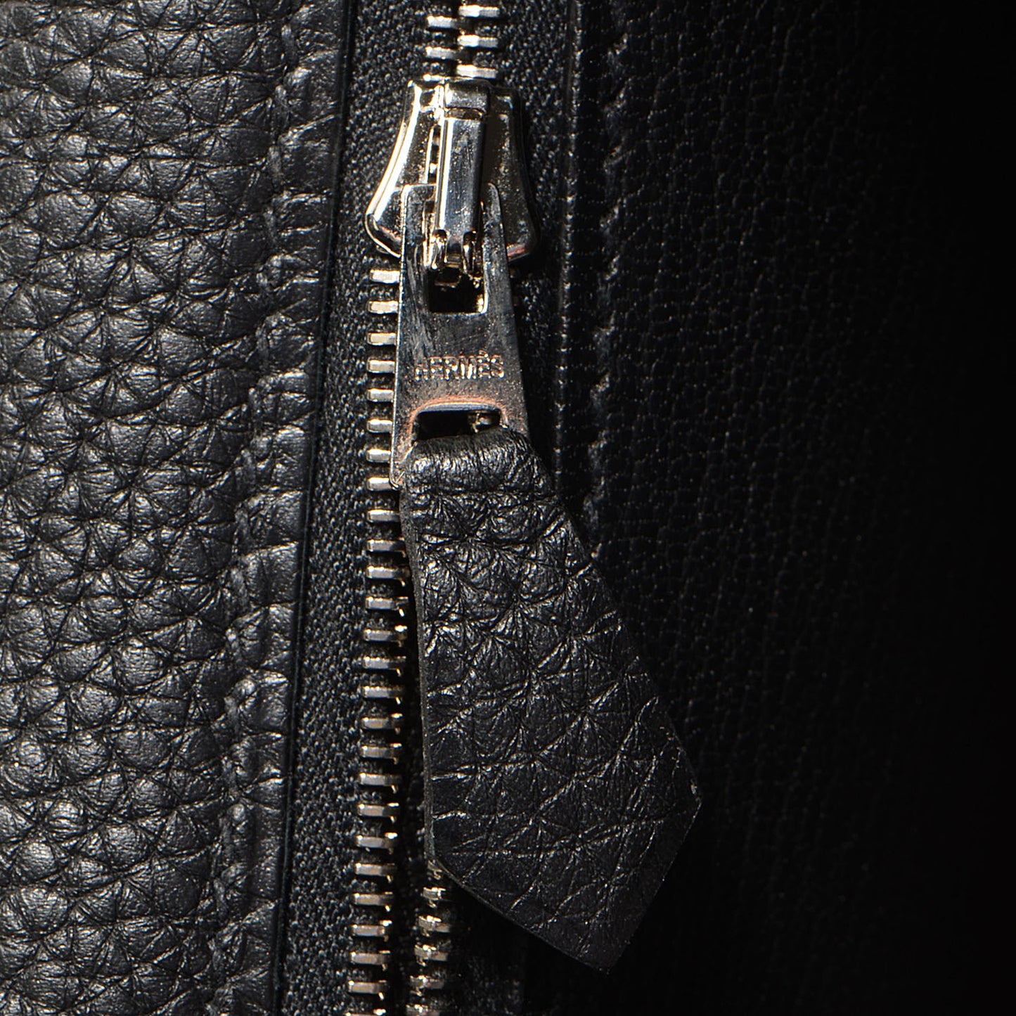 Taurillon Clemence Shoulder Kelly 40 Black
