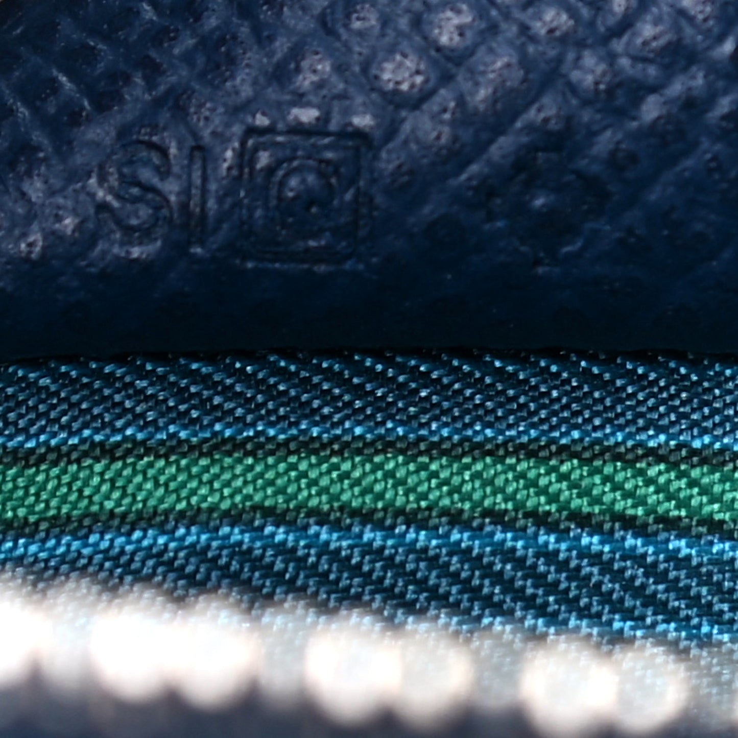 Epsom Silk'In Wallet Bleu Saphir