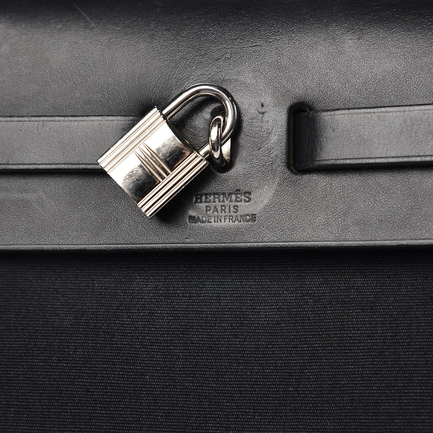 Toile Vache Calfskin Herbag 30 PM Black