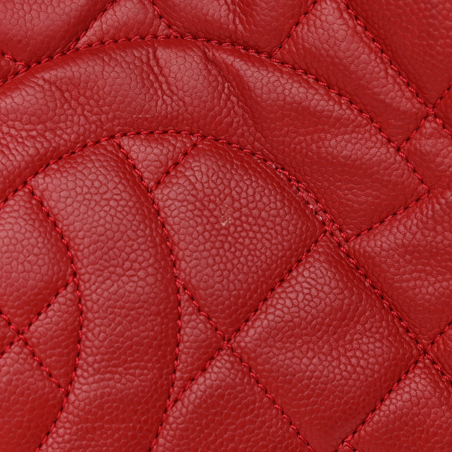 Caviar Quilted Expandable Zip Shoulder Bag Red