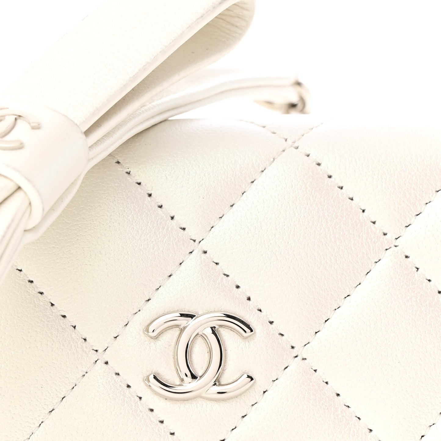 Iridescent Lambskin Quilted Coco Bow Clutch With Chain White