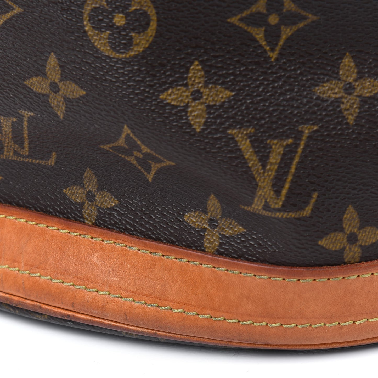 Monogram Petit Bucket 23