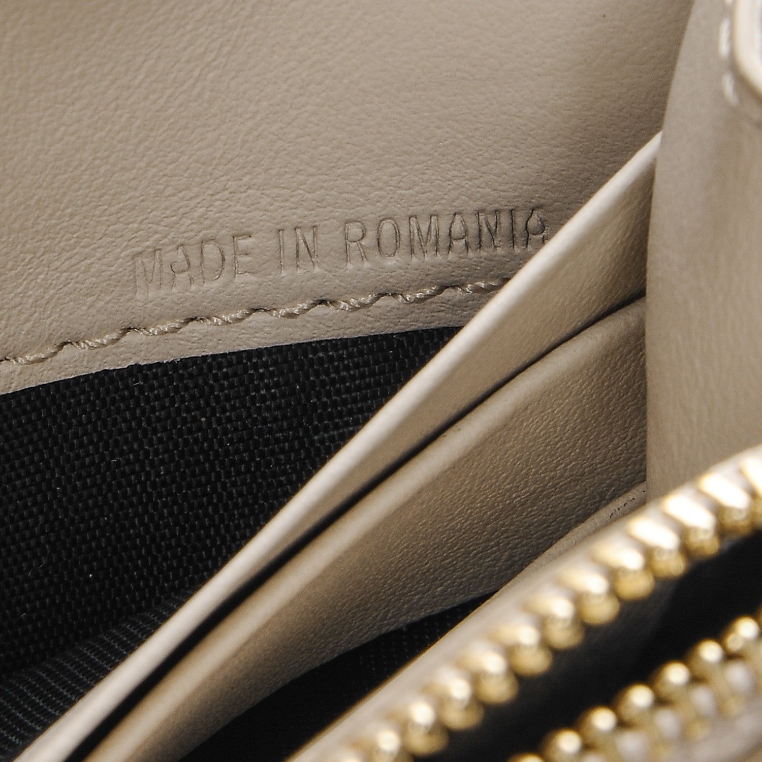 Burberry Grainy Calfskin Henley Wallet On Chain Limestone 7 of 8