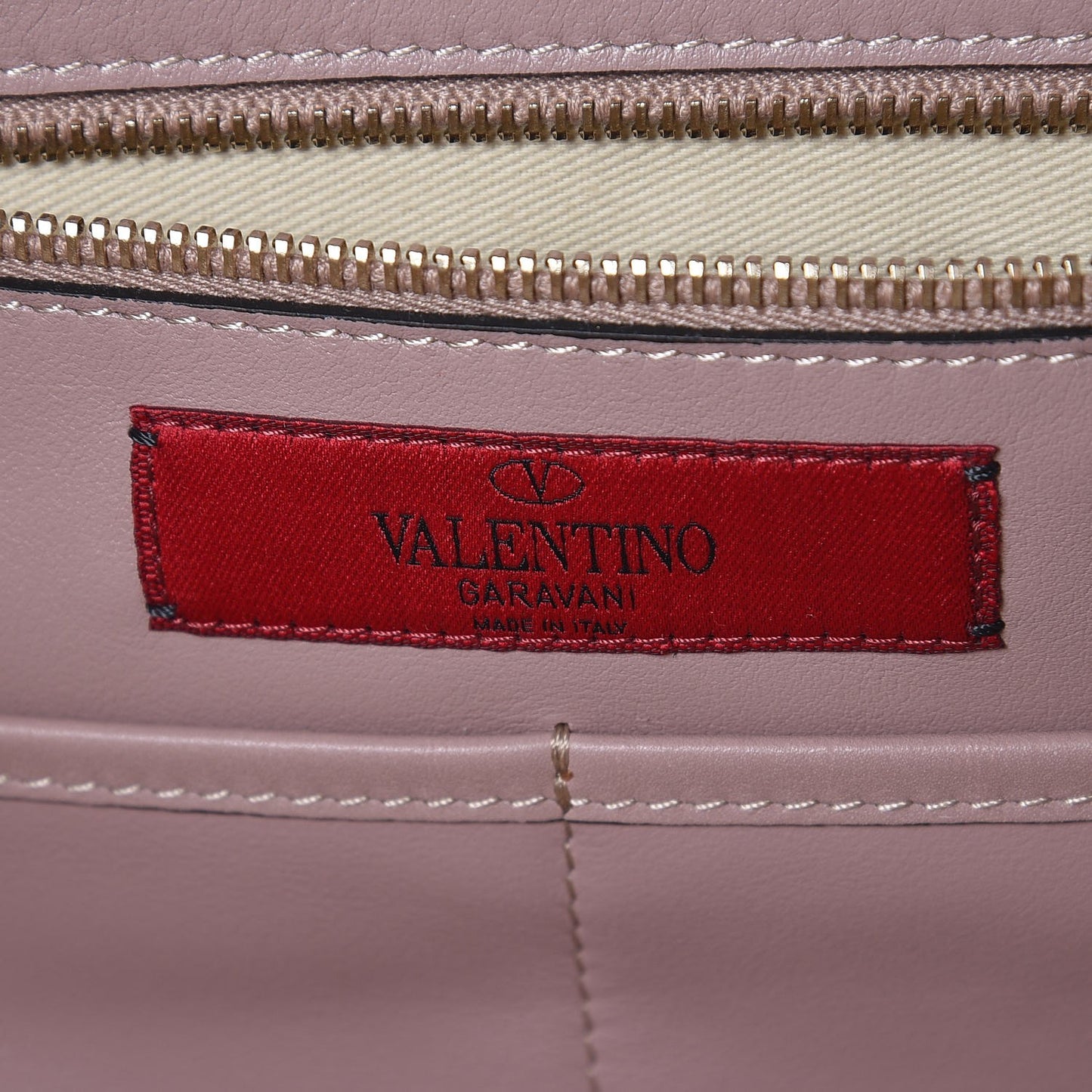 Vitello Medium Rockstud Tote Poudre