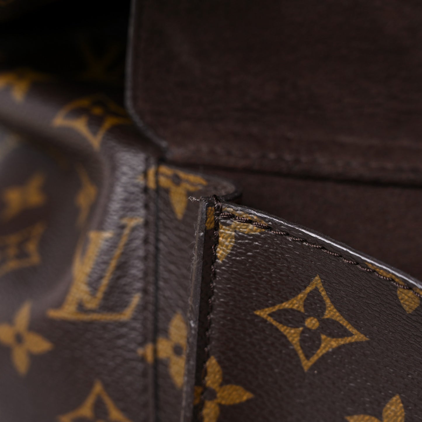 Monogram Metis