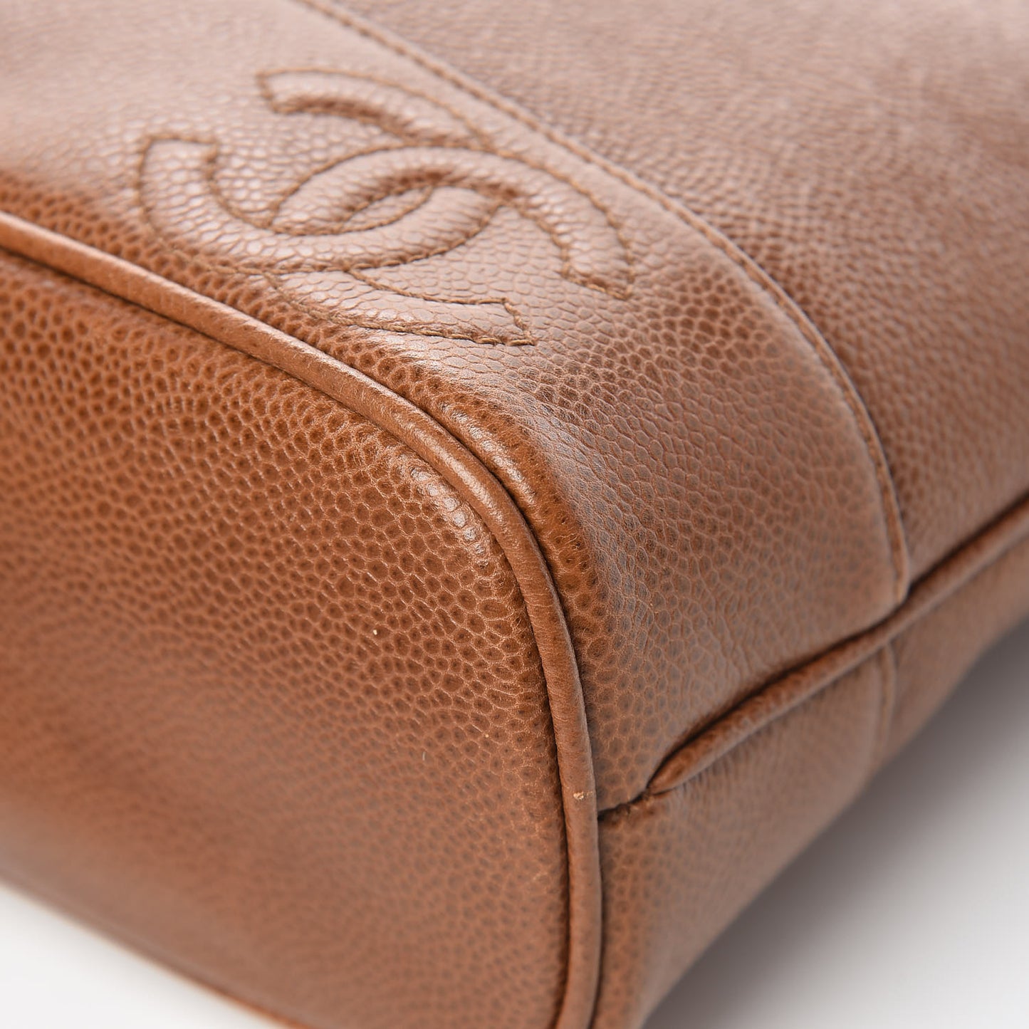Caviar CC Shoulder Bag Brown