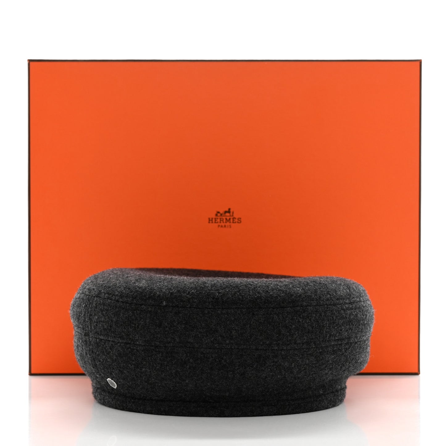 Wool Cashmere Saint Honore Clou De Selle Beret Black