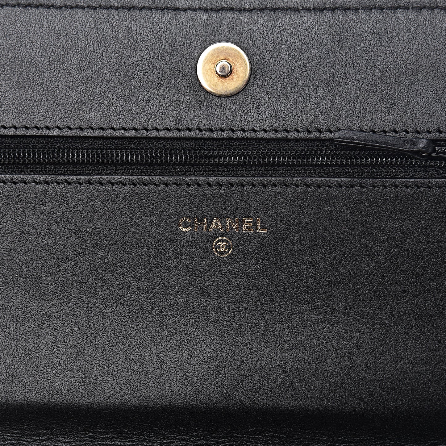 Caviar Chevron Quilted Boy Wallet On Chain WOC Black