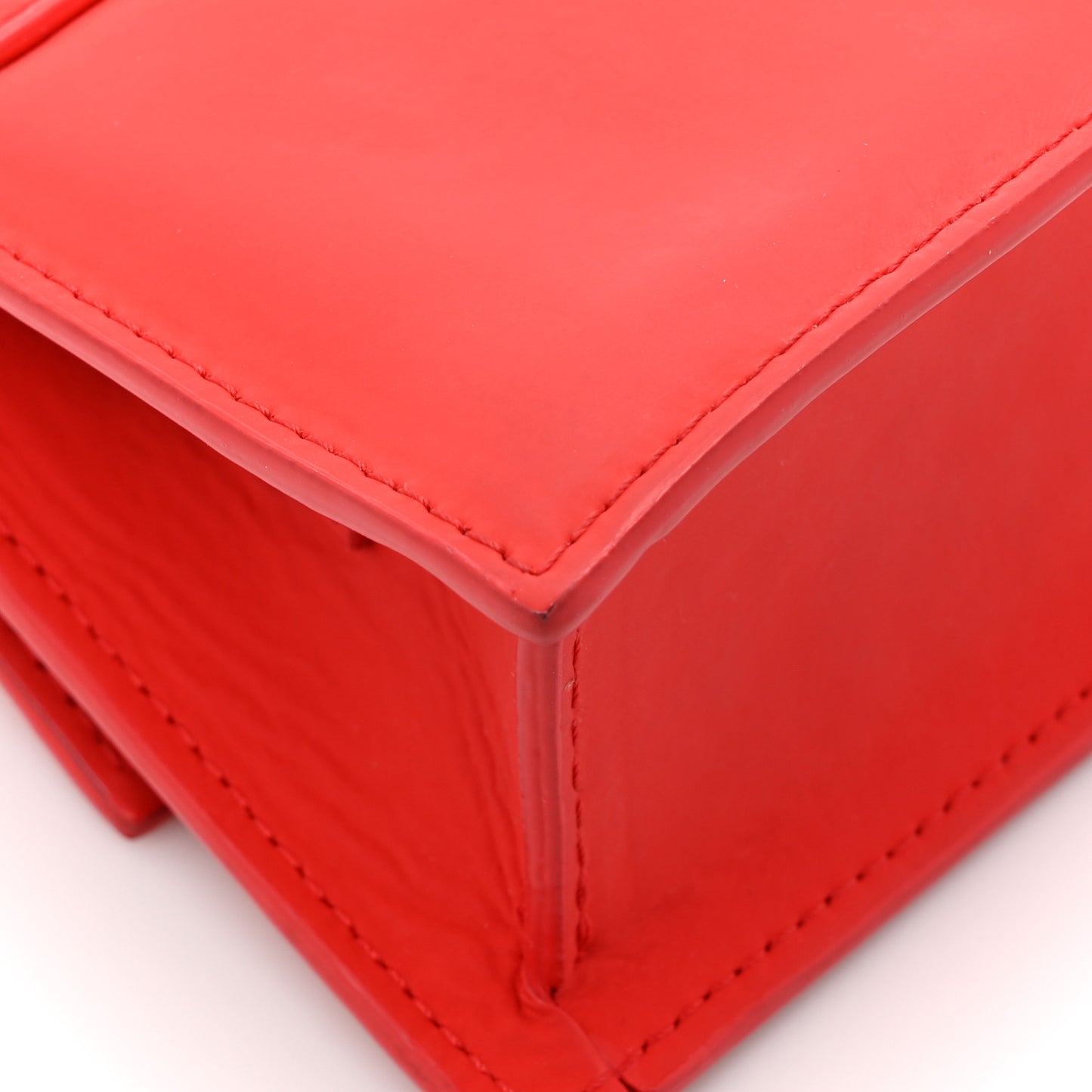 Rubberized Calfskin Le Chiquito Moyen Red