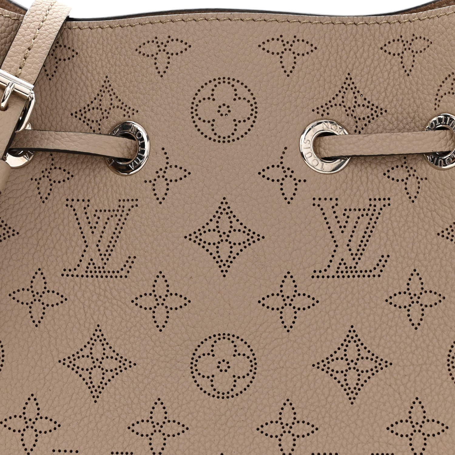Louis Vuitton Mahina Bella Galet 8 of 10
