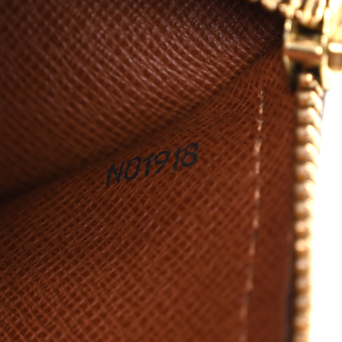 Monogram Papillon 26