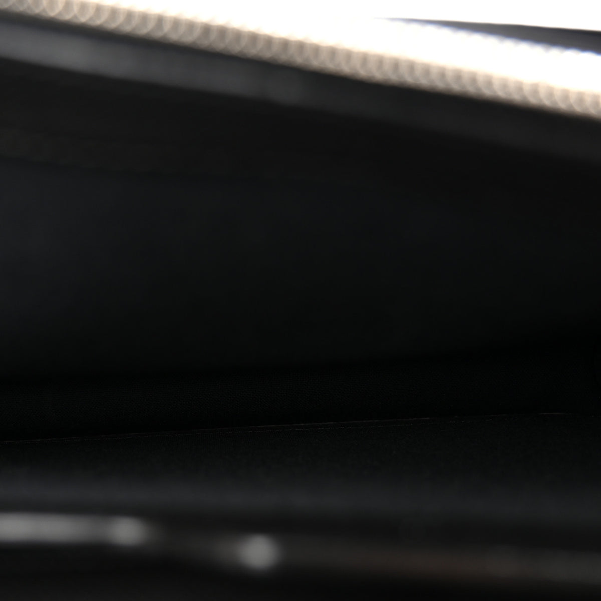 Louis Vuitton Taiga Neo Robusto 2 Compartment Briefcase Black 8 of 25