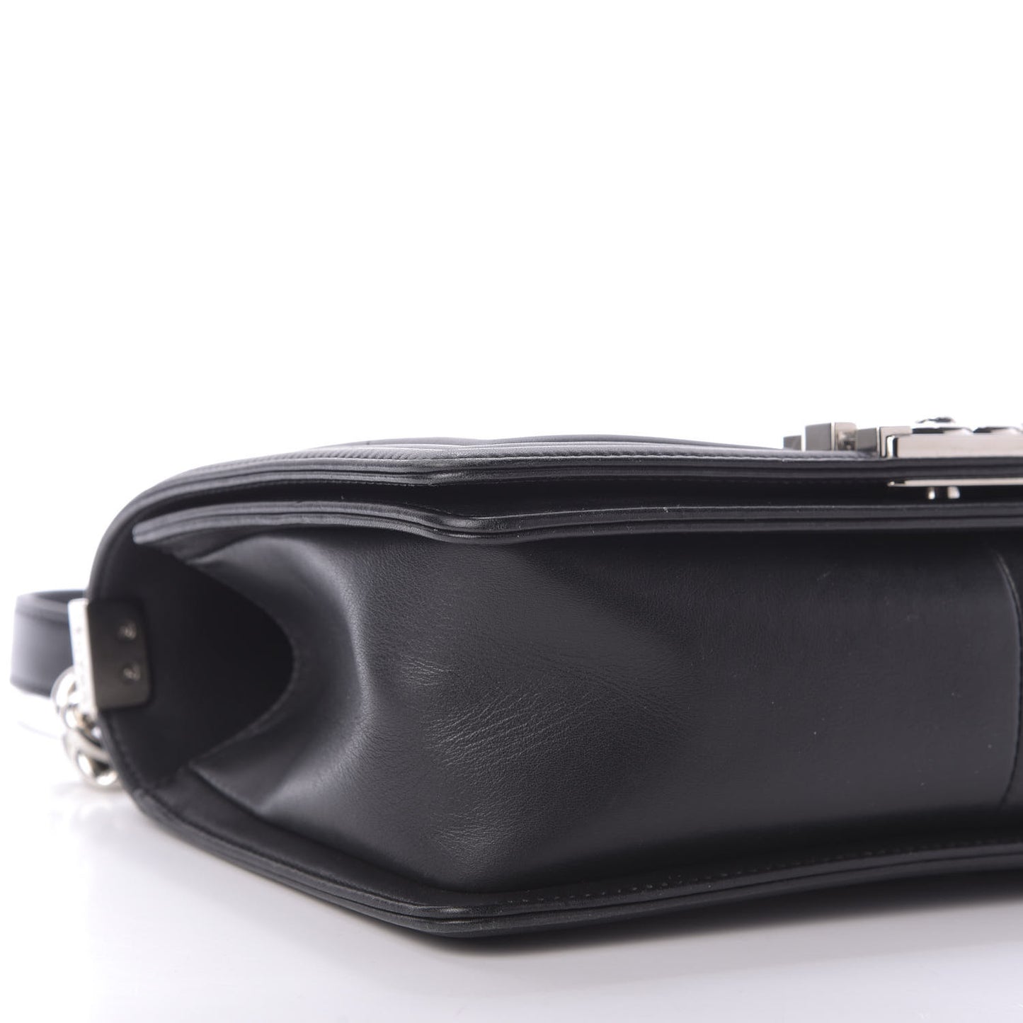 Calfskin Chevron Quilted Medium Boy Flap Black