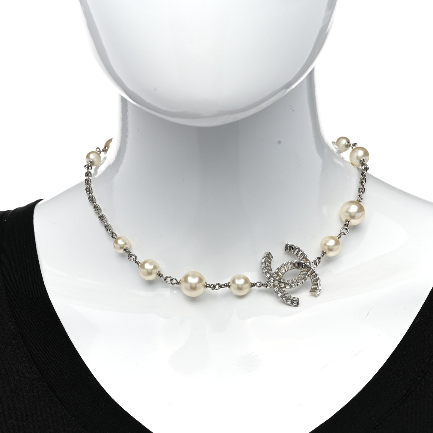 Pearl Crystal Baguette CC Short Necklace Silver