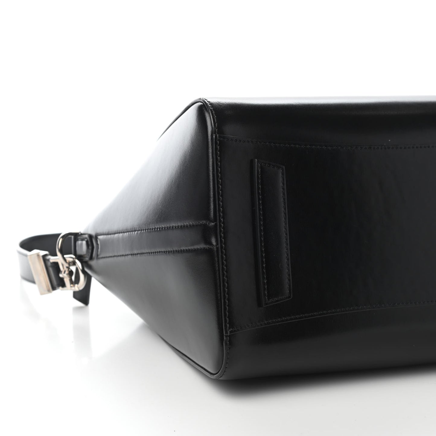 Shiny Lord Calfskin Medium Antigona Black