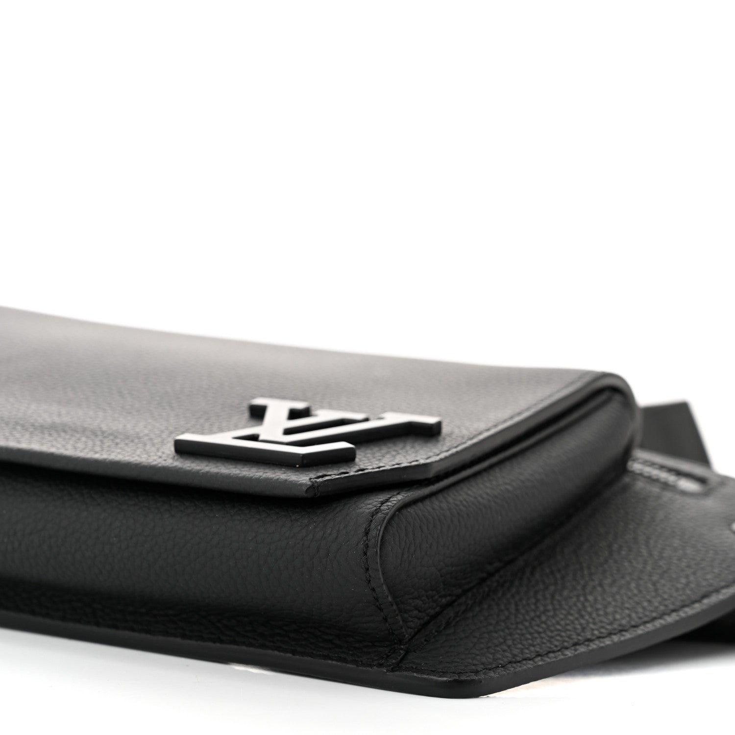 Louis Vuitton Grained Calfskin Aerogram Takeoff Sling Black 10 of 10