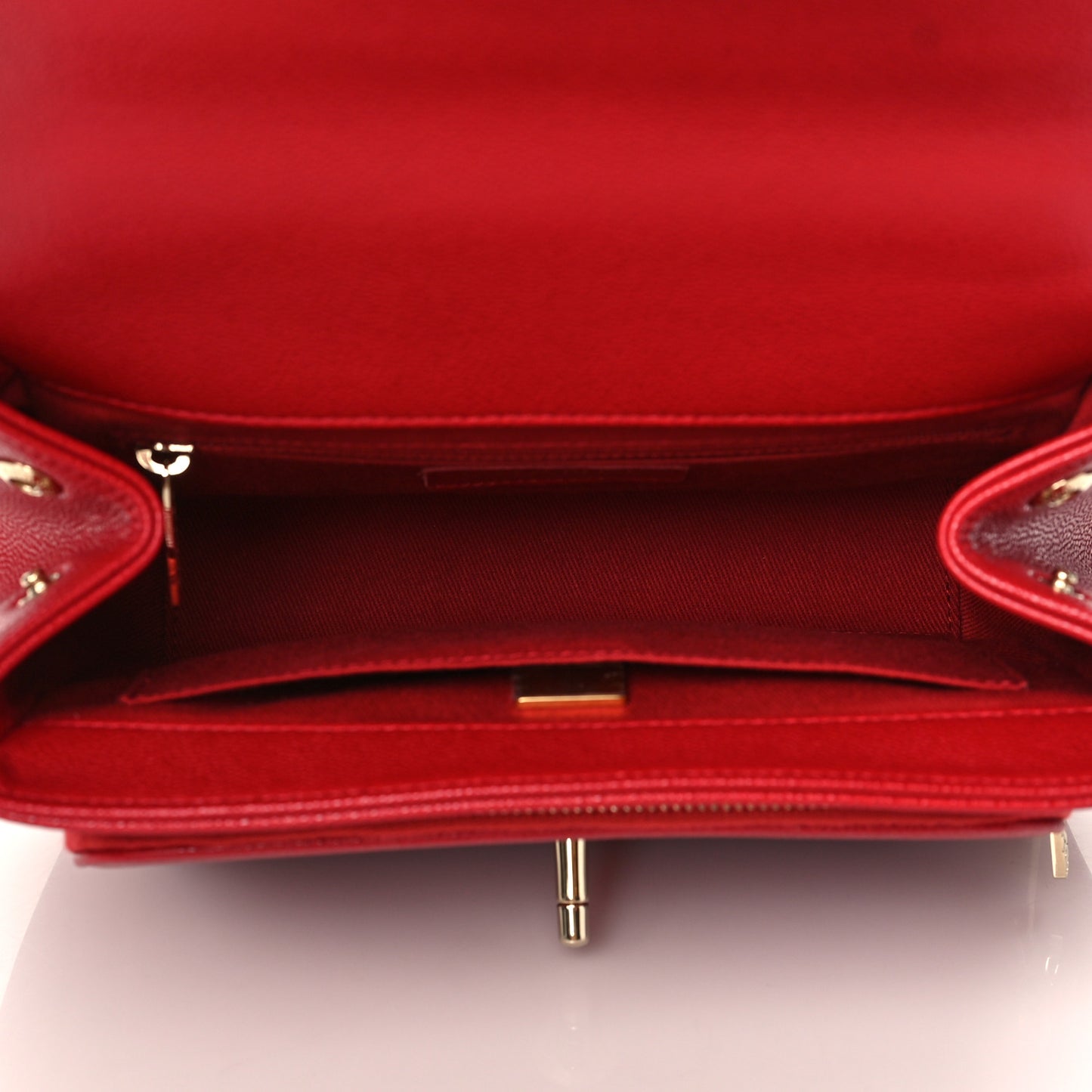Caviar Quilted Medium Business Affinity Flap Red