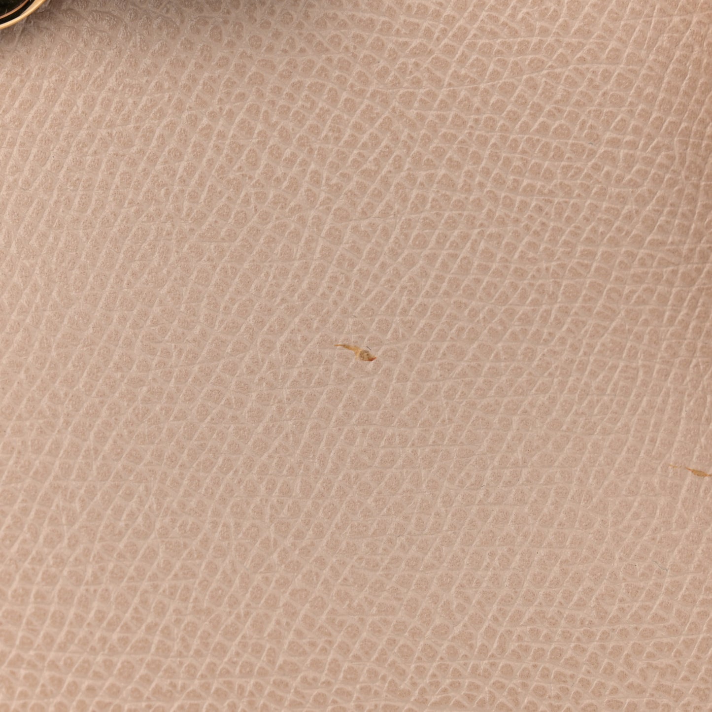 Hammered Calfskin Vara Bow Chain Tote Macadamia