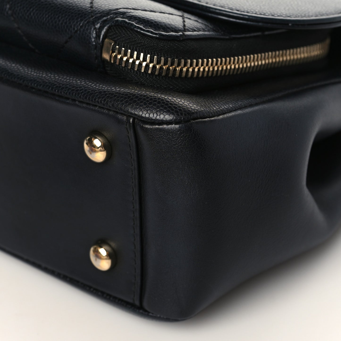 Caviar Quilted Medium Business Affinity Flap Black