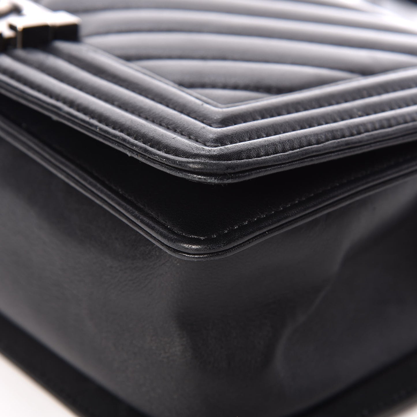 Calfskin Chevron Quilted Medium Boy Flap Black