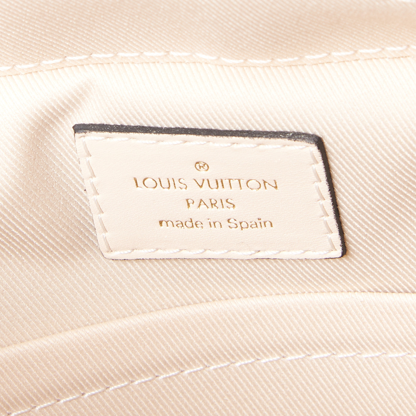 Monogram Saintonge Creme