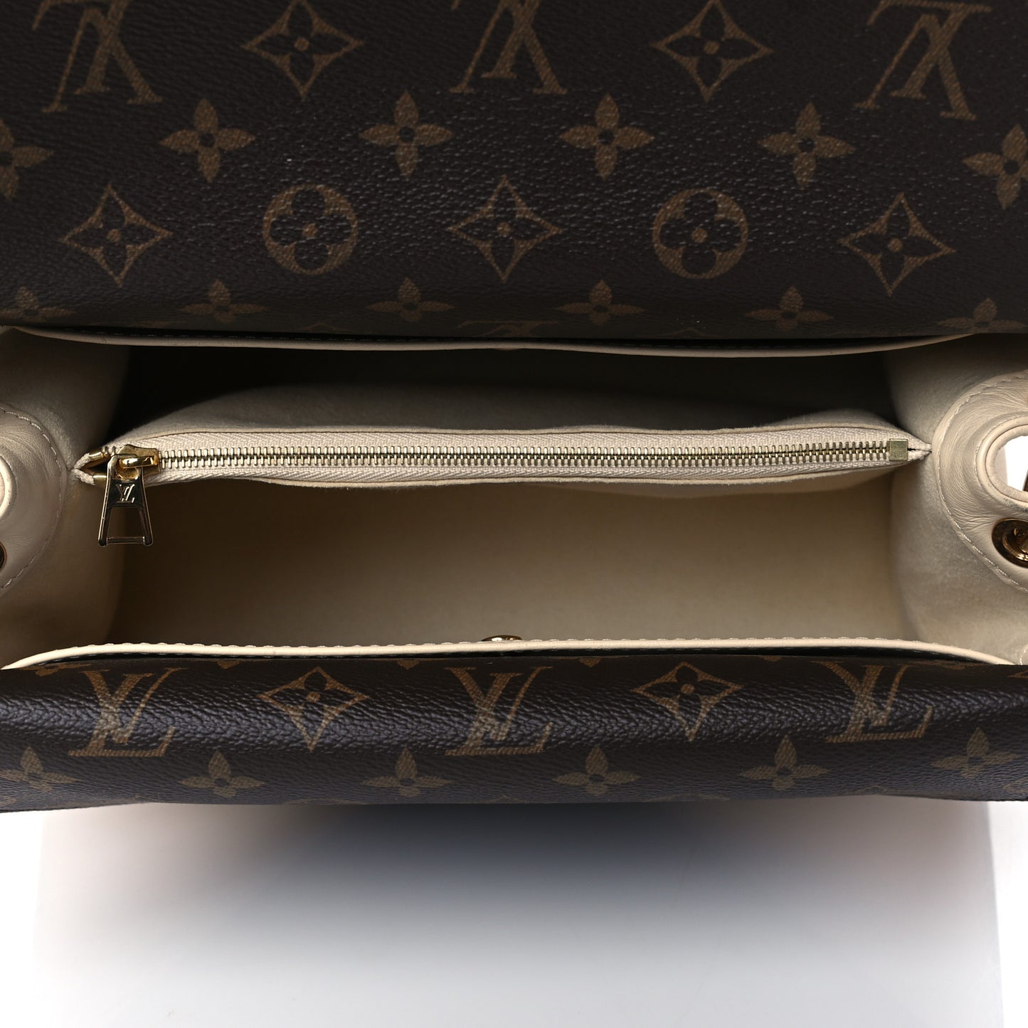 Grained Calfskin Monogram Double V Creme