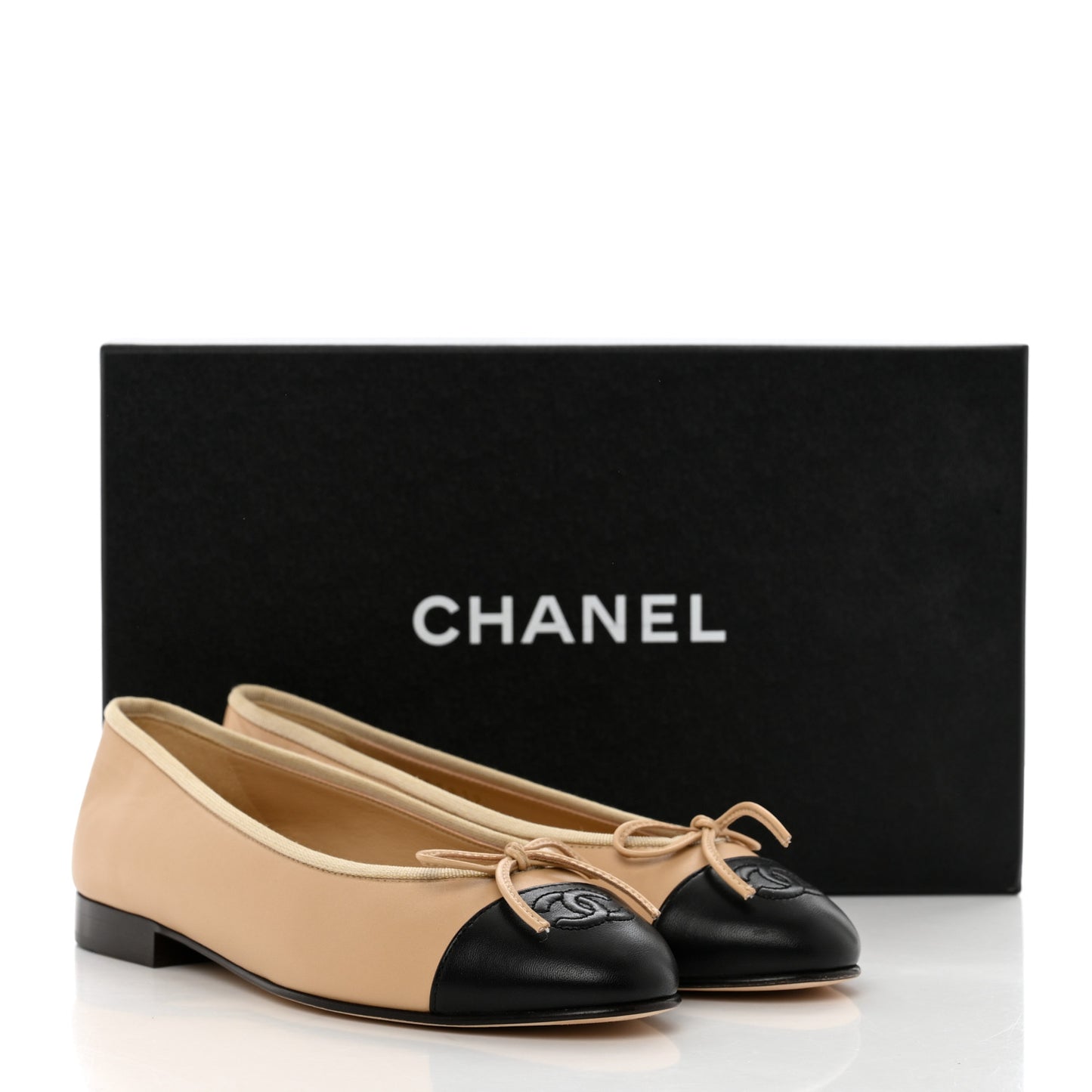Lambskin Cap Toe CC Ballerina Flats 36 Beige Black