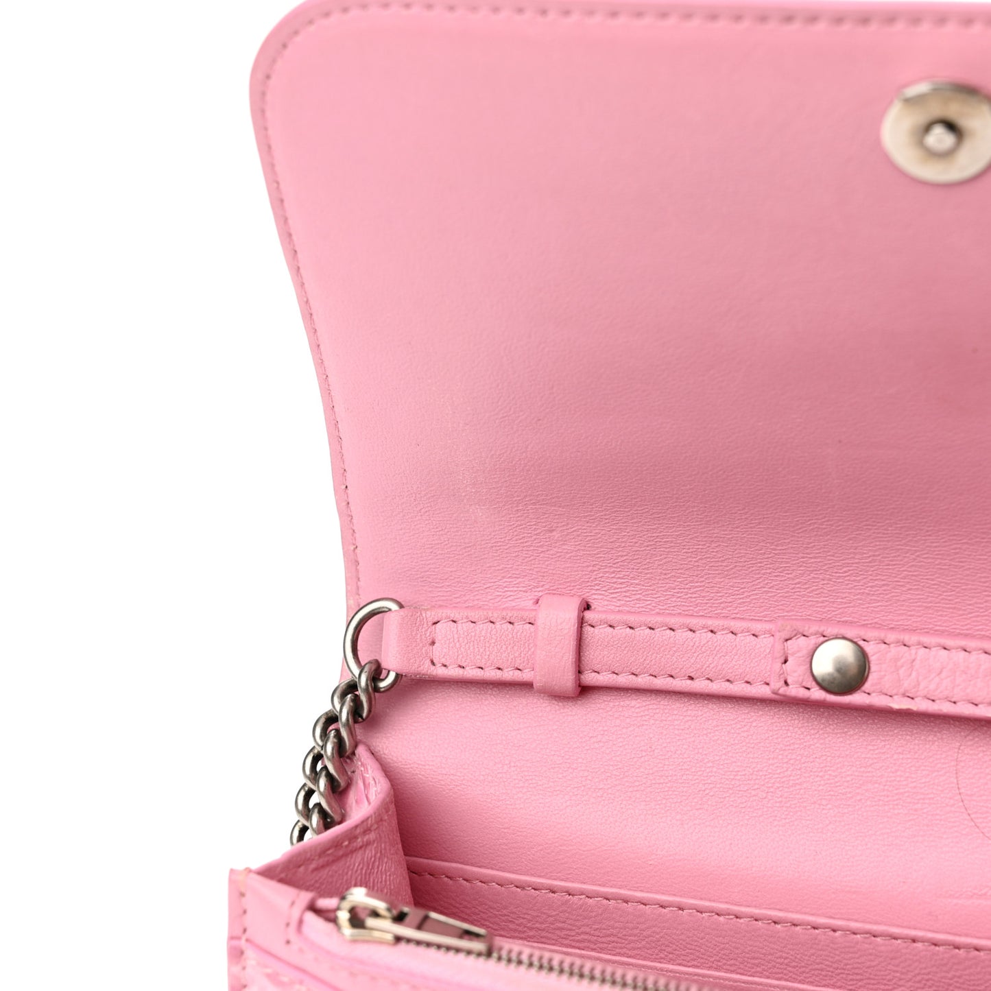 Patent Crocodile Embossed B Wallet On Chain Pink