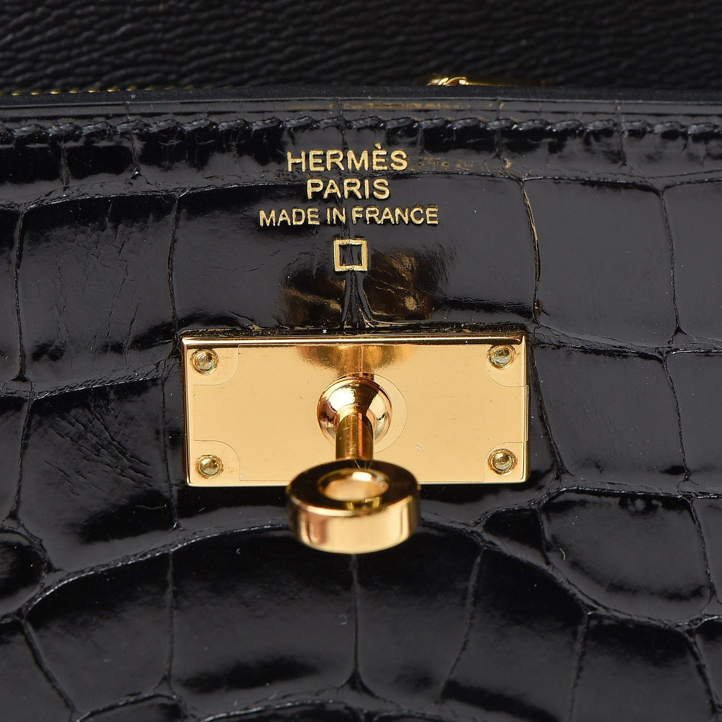 Shiny Alligator Kelly Longue Wallet Black
