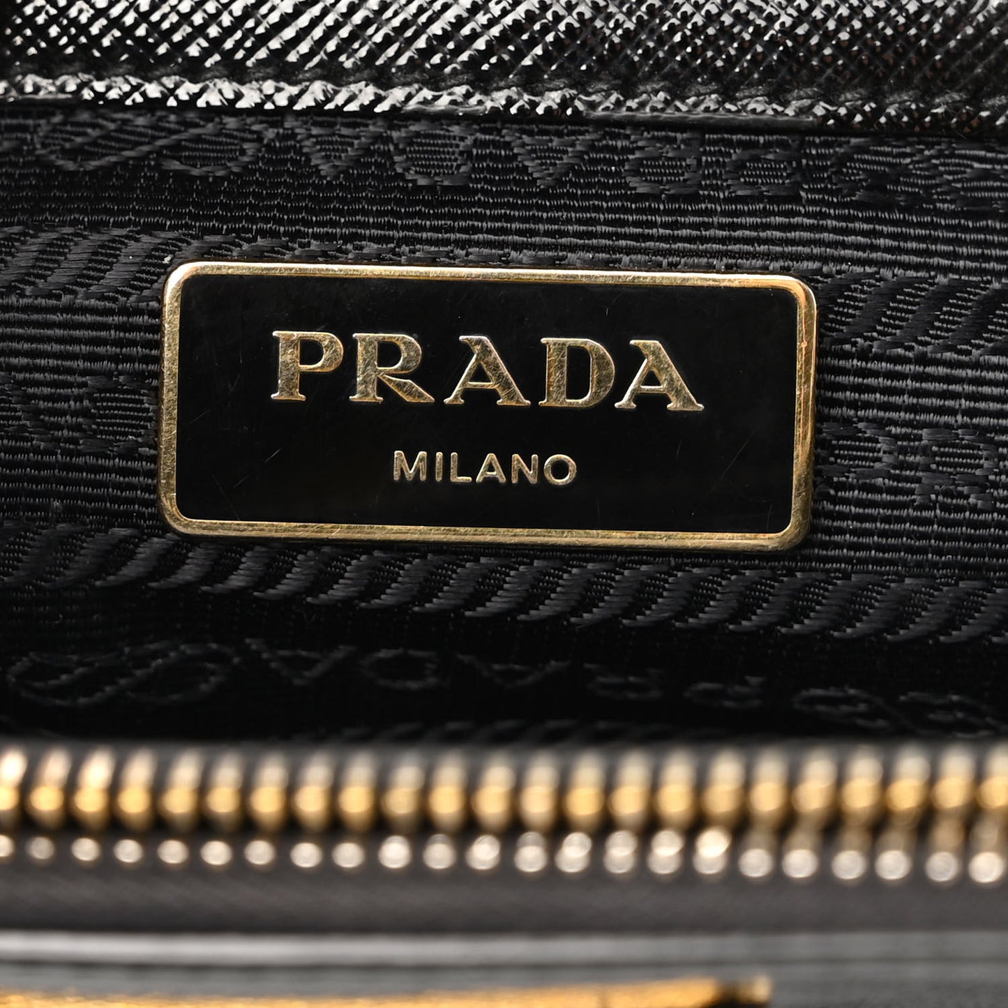 Saffiano Vernice Small Galleria Double Zip Tote Black