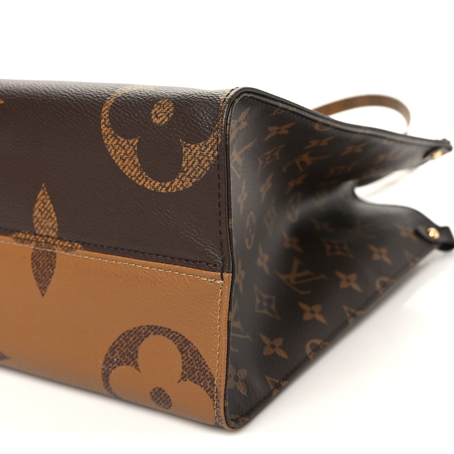 Reverse Monogram Giant Onthego MM