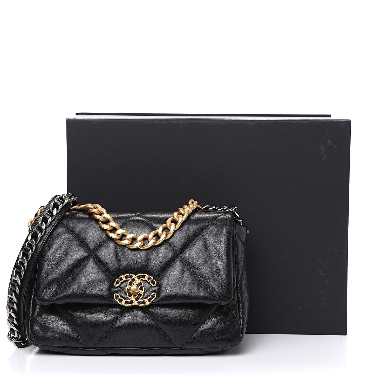 Lambskin Quilted Medium 19 Flap Black