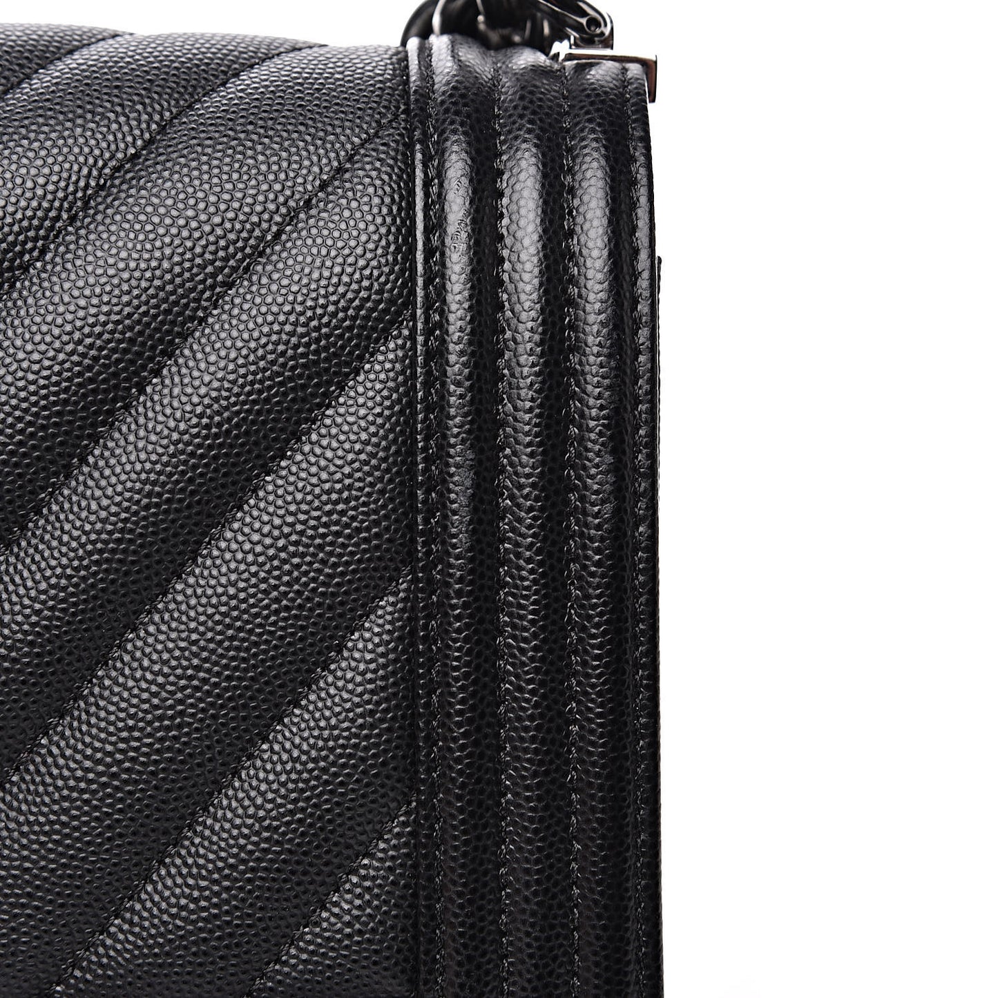 Caviar Chevron Quilted Medium Boy Flap Black