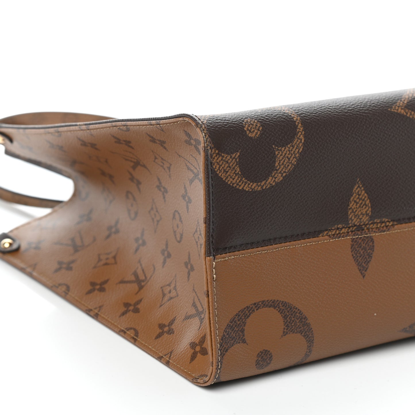 Reverse Monogram Giant Onthego MM