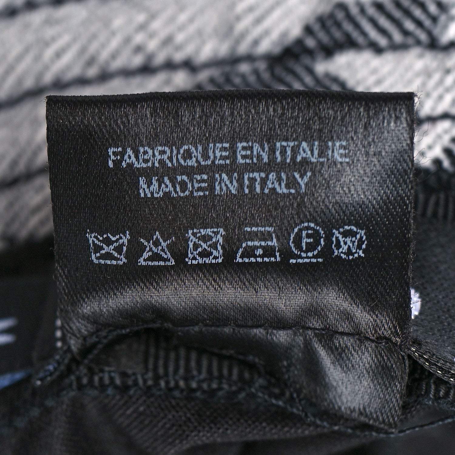 Chanel Denim CC Bucket Hat M White Black 8 of 8