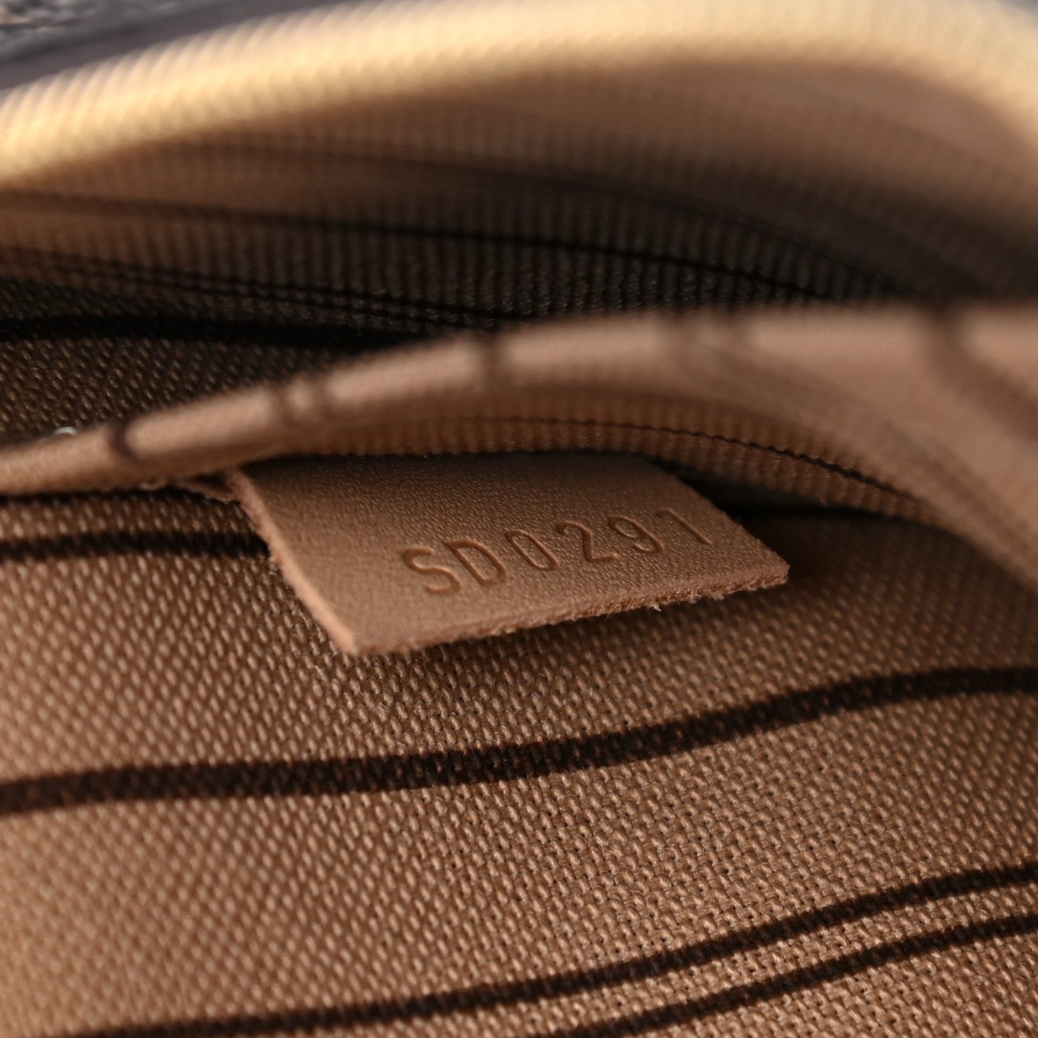 Louis Vuitton Monogram Neverfull MM GM Pochette 7 of 9